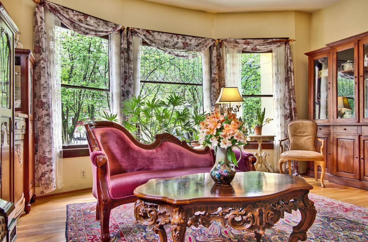 11th Avenue Bed & Breakfast Seattle